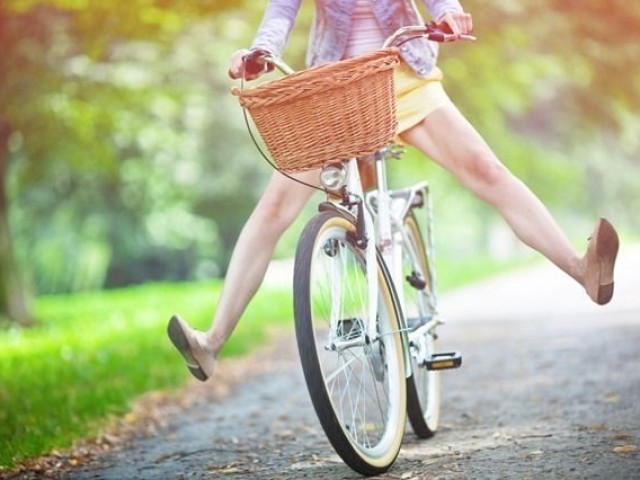 • Ando de
bicicleta/
patins/
patinete/
skate 🚲⛸️🛴🛹