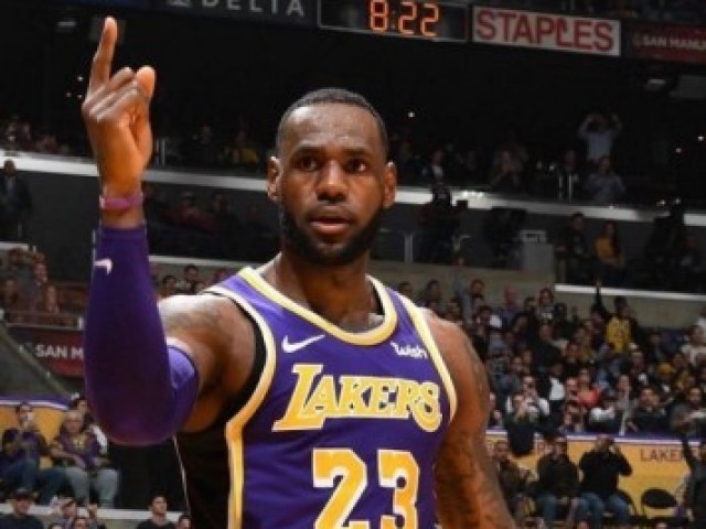 lebron james (não confundir com o bairro leblon do rj)