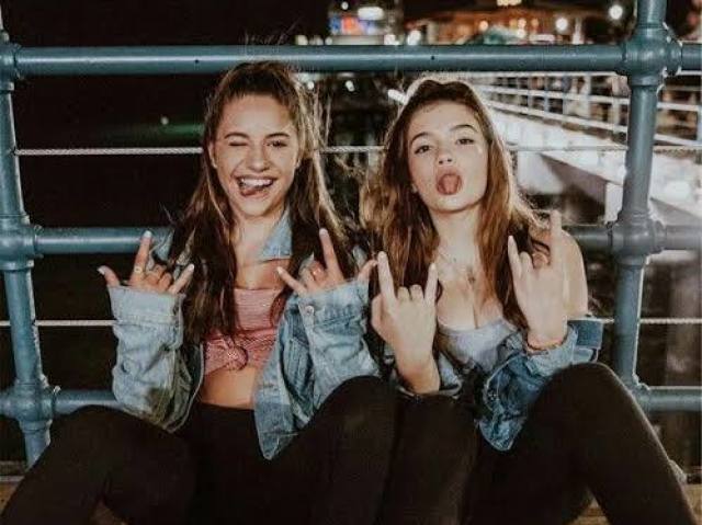 Elas