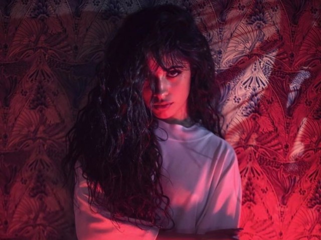 Dirija um clipe da Camila Cabello e lhe direi quantas views ele terá!