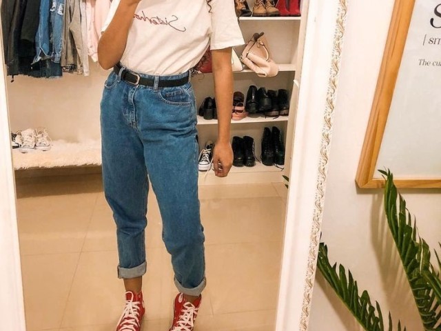 Gosto de ser básica, calça jeans e camiseta define minha vida