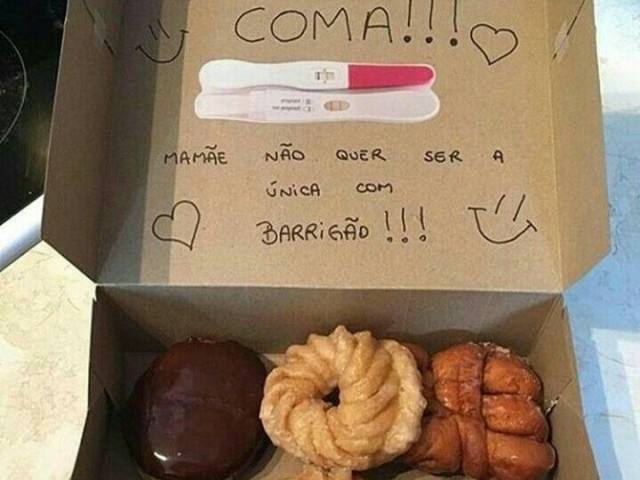 Há quatro anos, entreguei-me a você completamente, prometendo amá-lo e respeitá-lo por todos os dias que passarmos na Terra. E esse amor, que foi promessa no passado, fortificou e frutificou! Hoje começamos a colher os frutos desse amor. Eu já consigo sentir fisicamente, e daqui há nove meses, você também será capaz de sentir e segurar o nosso pequeno, mas intenso e amado, fruto de amor!