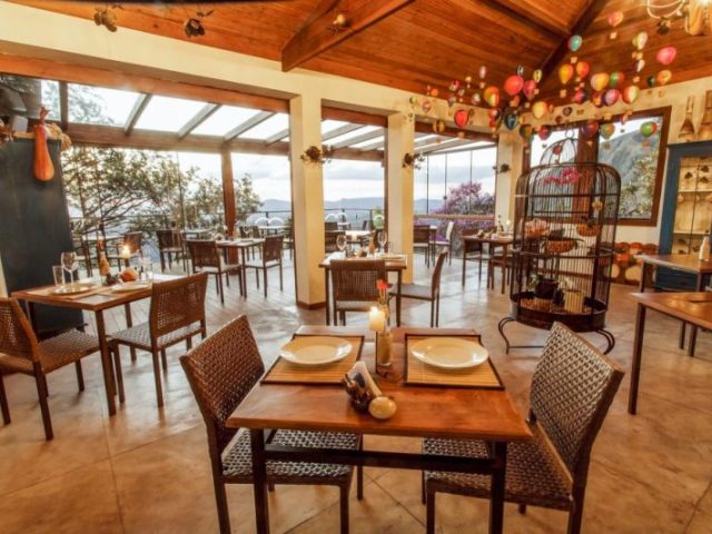vcs vão ao restaurante.