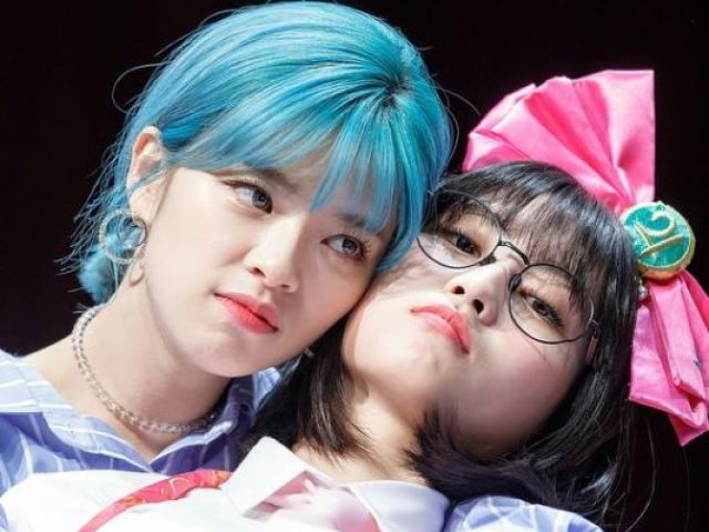 Jeongyeon e Momo