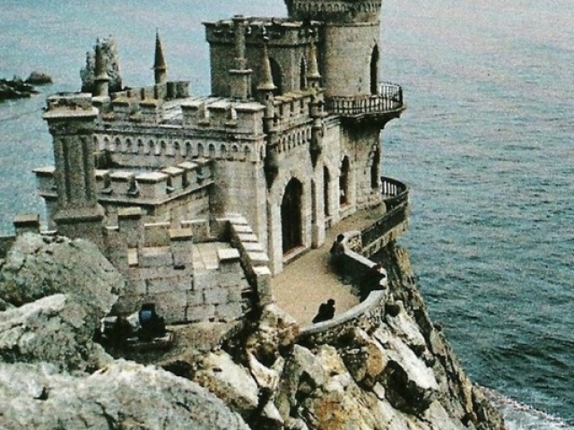 Um castelo bem trevoso que não sei onde fica!