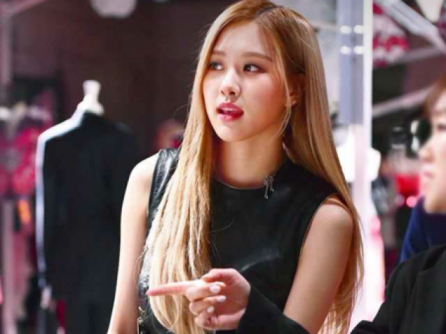 Rosé🌹🐰