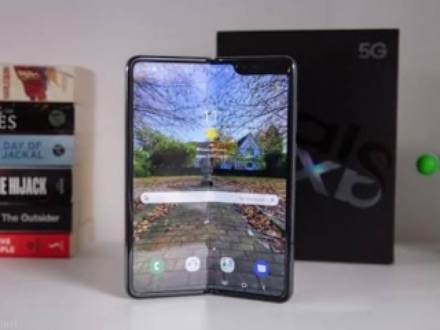 Galaxy fold(celular dobrável)