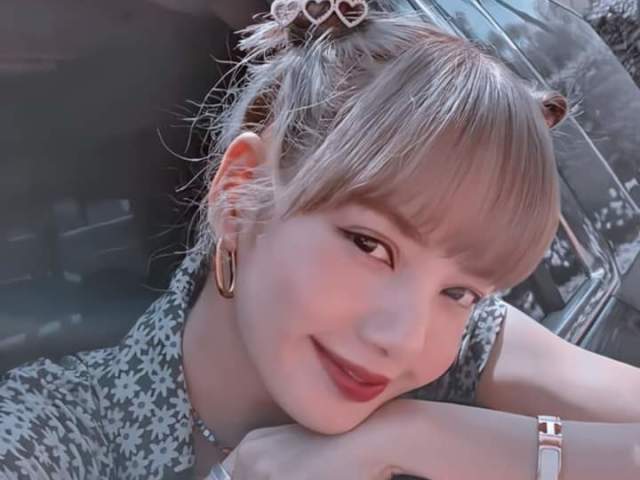 Lalisa essa menina é a beleza em Pessoa isso é apenas uma de suas milhares de qualidades.