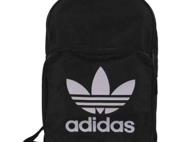 A mochila da adidas