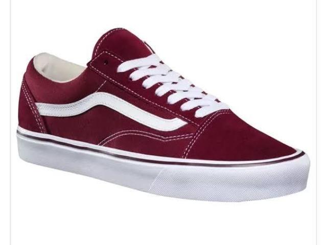 Vans vermelho escuro