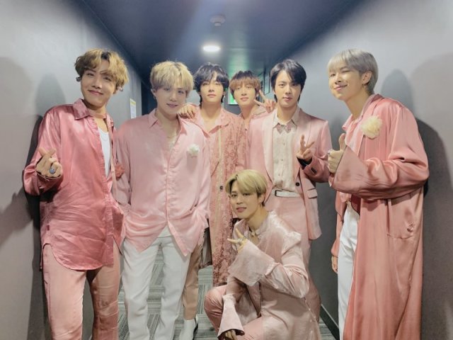 BTS RPG: Uma história de amor