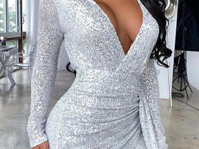 o vestido Ă© beeem curto