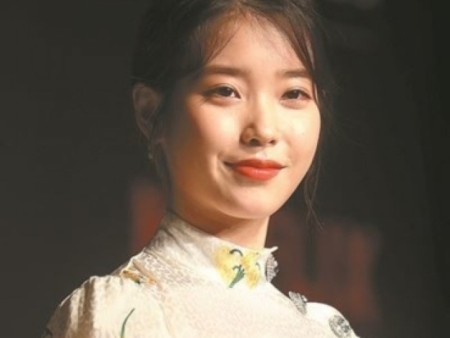 IU