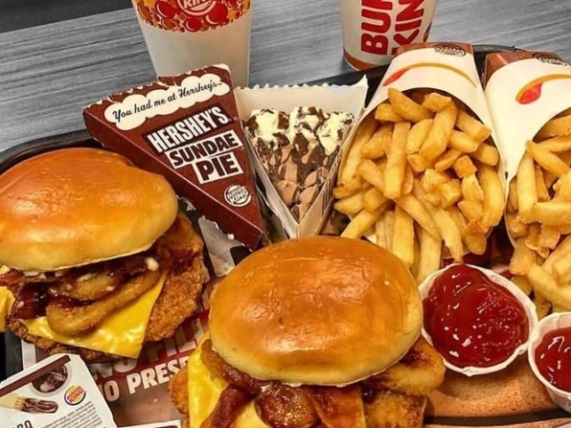 Hambúrguer,batata frita e coca 🍔🍟🥤