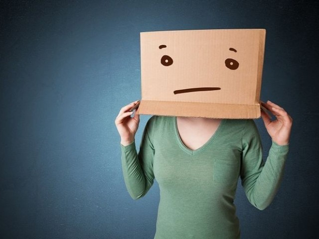 Procuro a forma mais fácil e rápida de resolver, e se me prejudicar apenas guardo para mim ou tento resolver de alguma forma