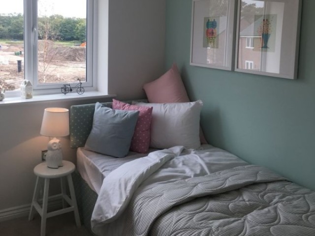 Seu quarto é simples