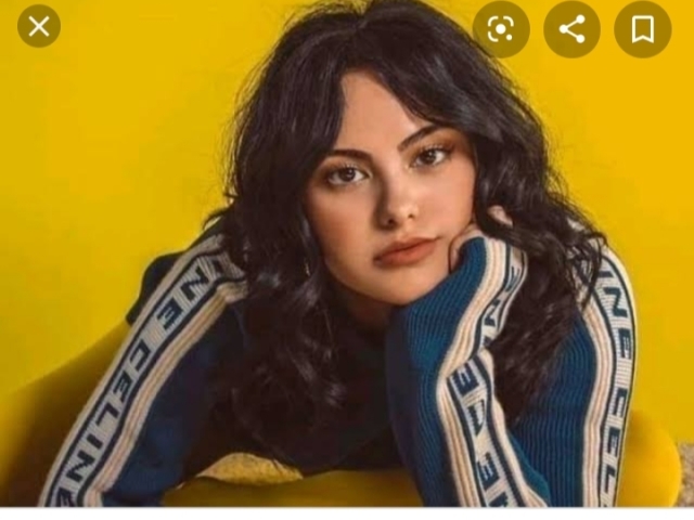 Camila Mendes Carraro