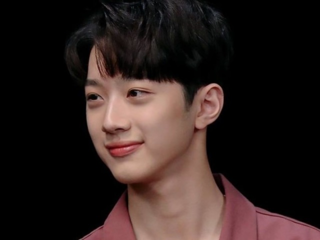 Lai Kuan-lin
(Wanna One)