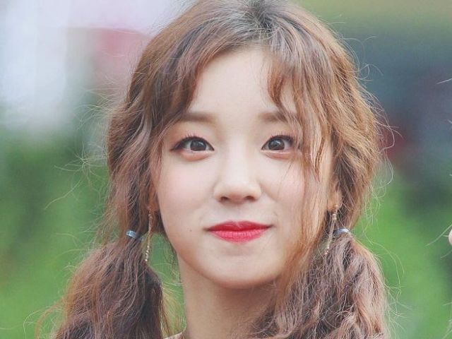 Yuqi
( (G)-Idle )