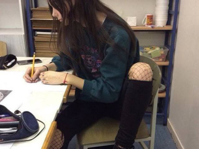Se dormiu seu professor te acorda e briga por n estĂĄ fazendo o dever