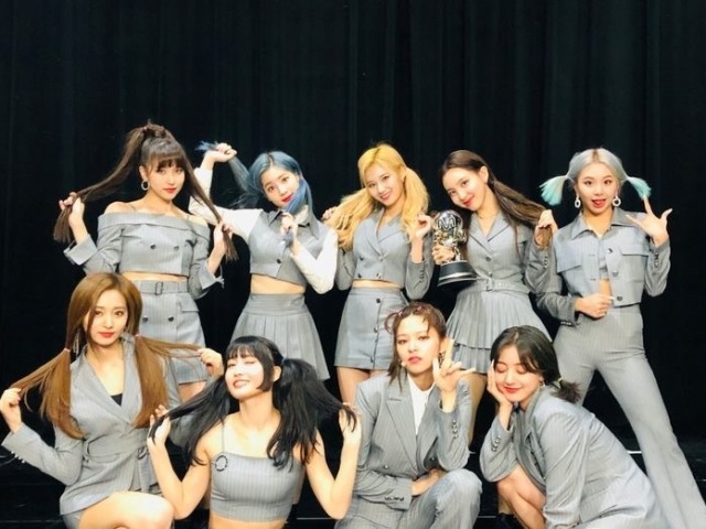 Crie seu grupo de K-POP!