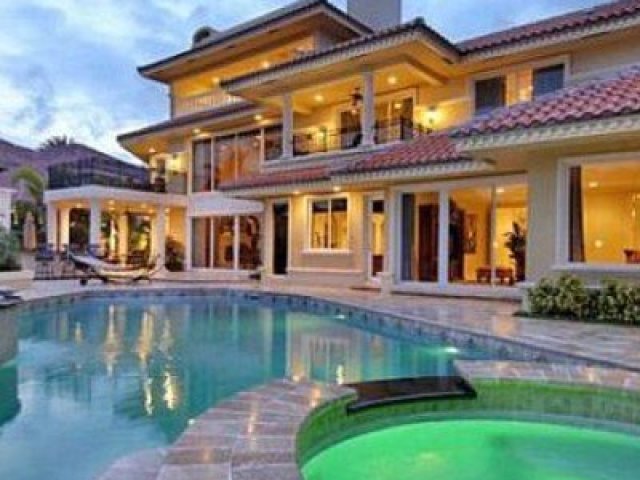Luxuosa