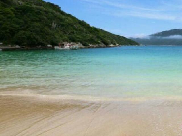 Praia lugar cheio é bom