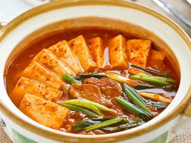 Kimchi jjigae