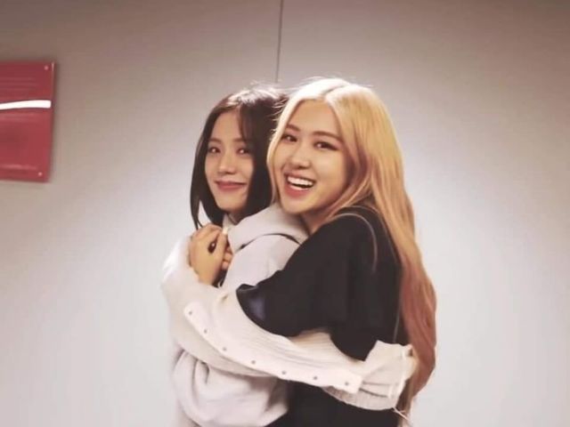 Jisoo e Rosé