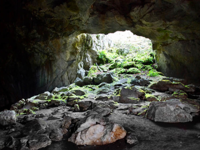 Em uma caverna