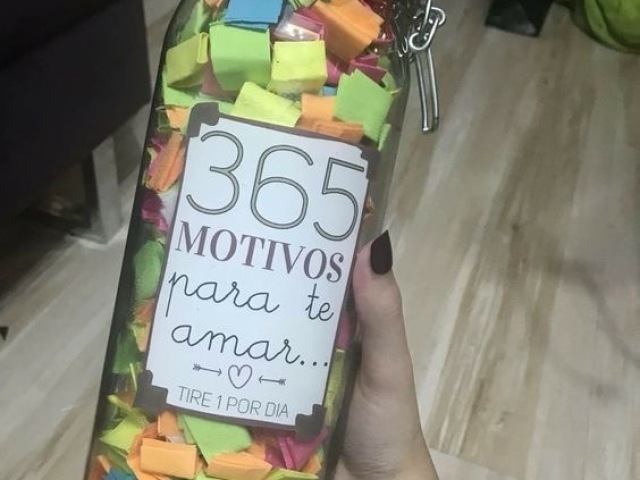 esse pote com 365 motivos para te amar