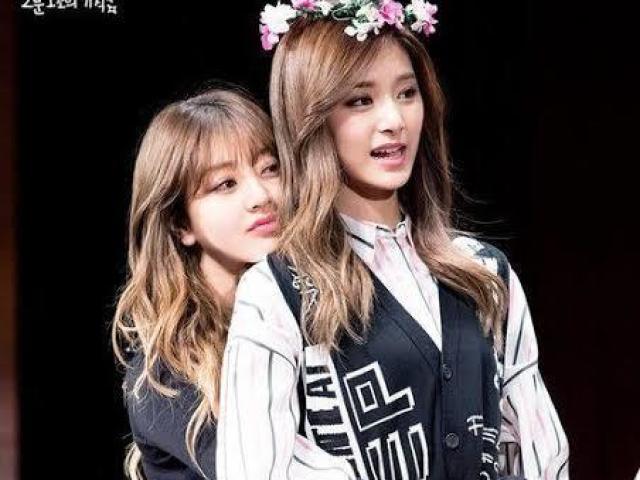 Jihyo e Tzuyu