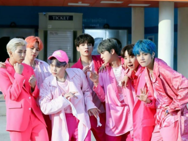 BTS: Qual integrante usou esse figurino?