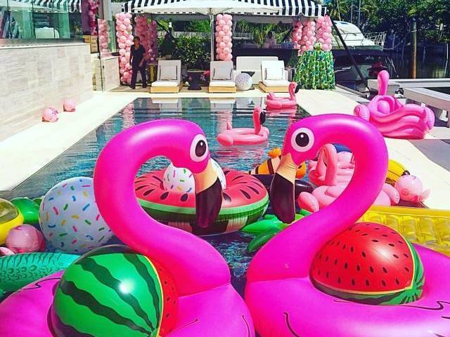 Como vai ser sua festa na piscina?