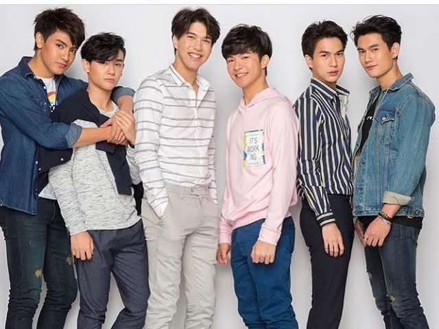 2Moons2