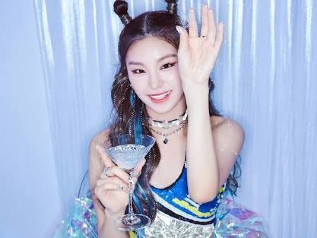 Hwang ye-ji (ITZY)