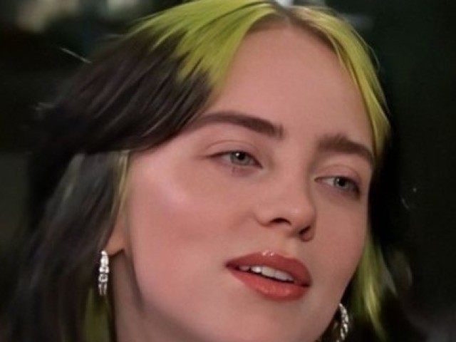 Opção 1
Sua bff ( e sim sua melhor amiga e a linda maravilhosa Billie ellish)
Mas para quem gosta da
Sabrina carpenter
Ela Também será sua amiga