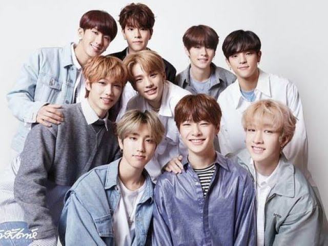 STRAY KIDS