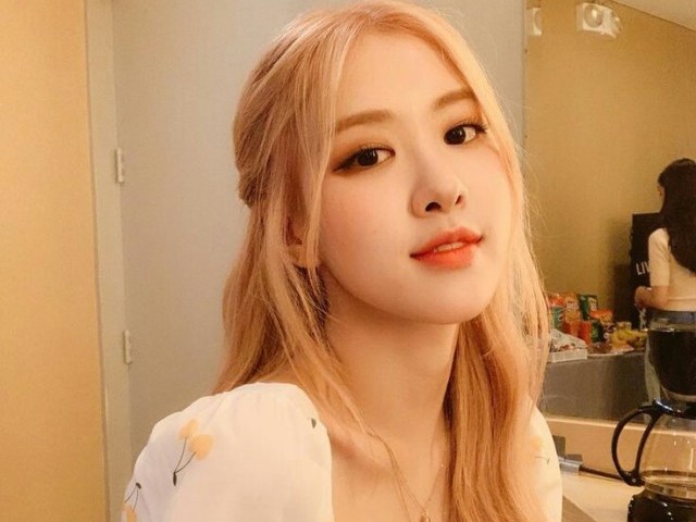 Você tirou a nossa boneca Rosé🌸♡