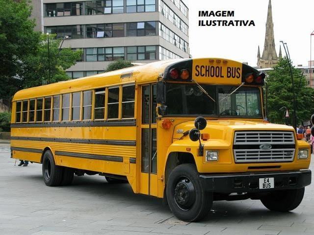 De ônibus escolar