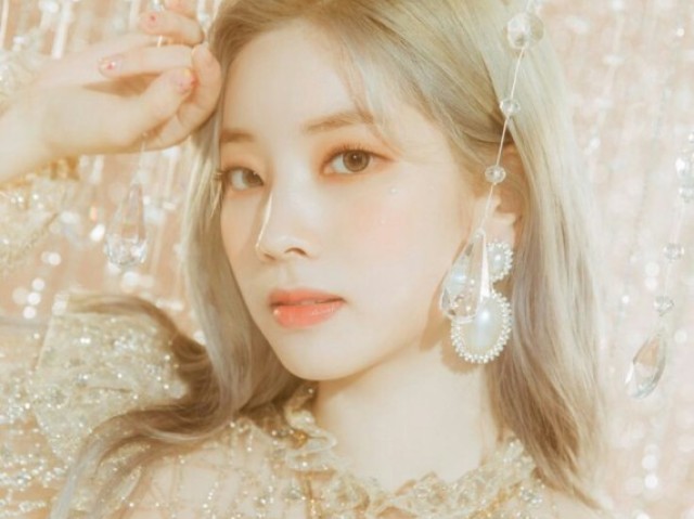 Dahyun (twice)