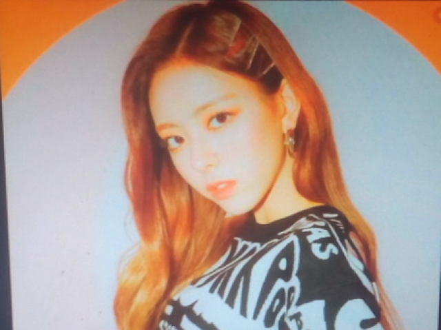 Yuna (itzy)