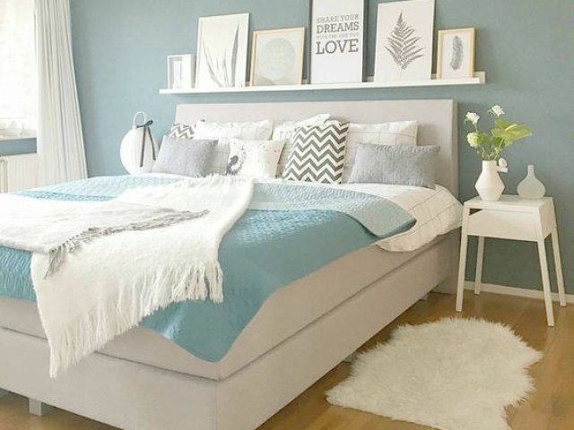 Azul bebê e branco ficam perfeitos no nosso quarto*-*