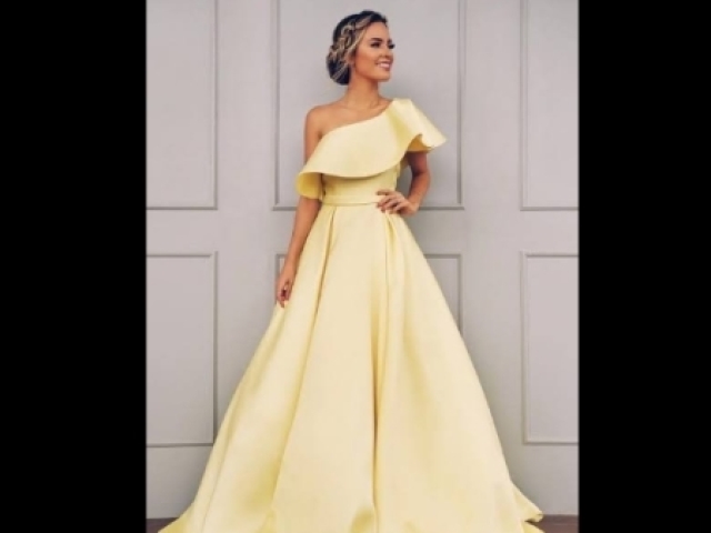 👗Vestido amarelo estilo princesa👗