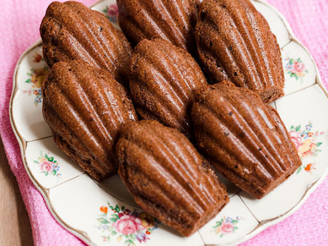 Madeleines cobertos de chocolate