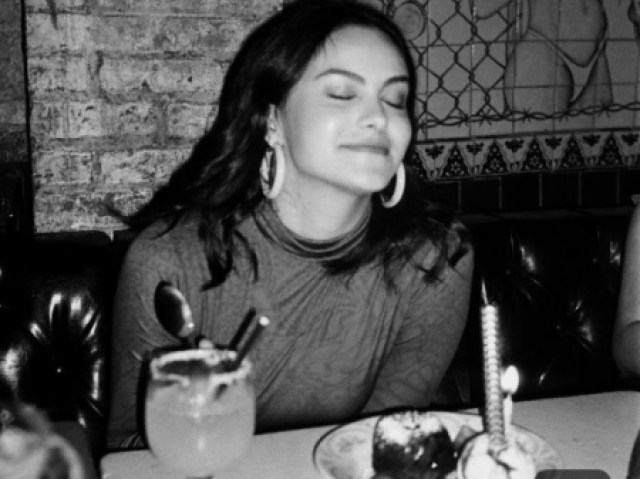 Camila Mendes(maravilhosa)