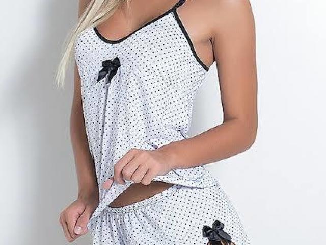 Blusa e shorts