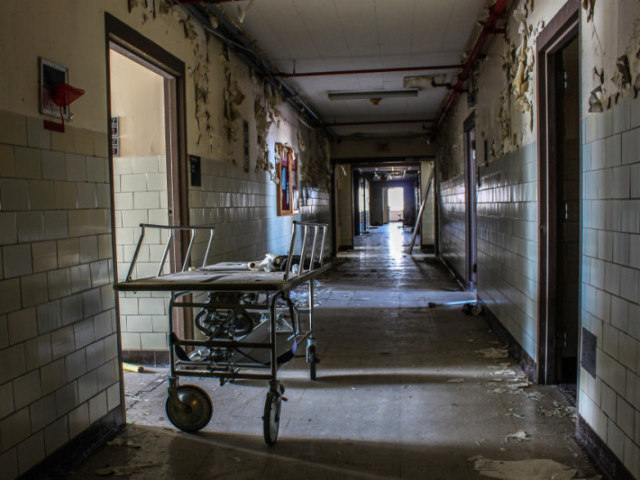 Em um hospital abandonado