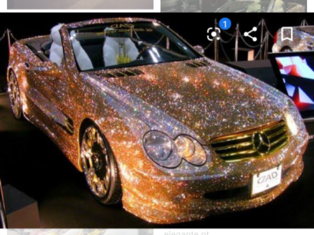 Carro de ouro brilhante