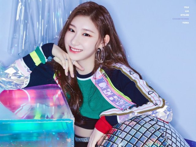 Lee Chaeryeong (이채령).
Nome de Palco: Chaeryeong (채령).